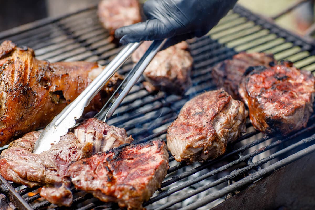 Especialistas en carnes y pescados a la brasa