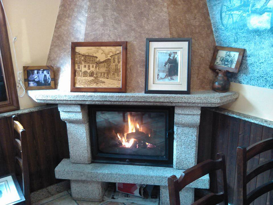 Os Foxos, restaurante y tapería en Salvaterra