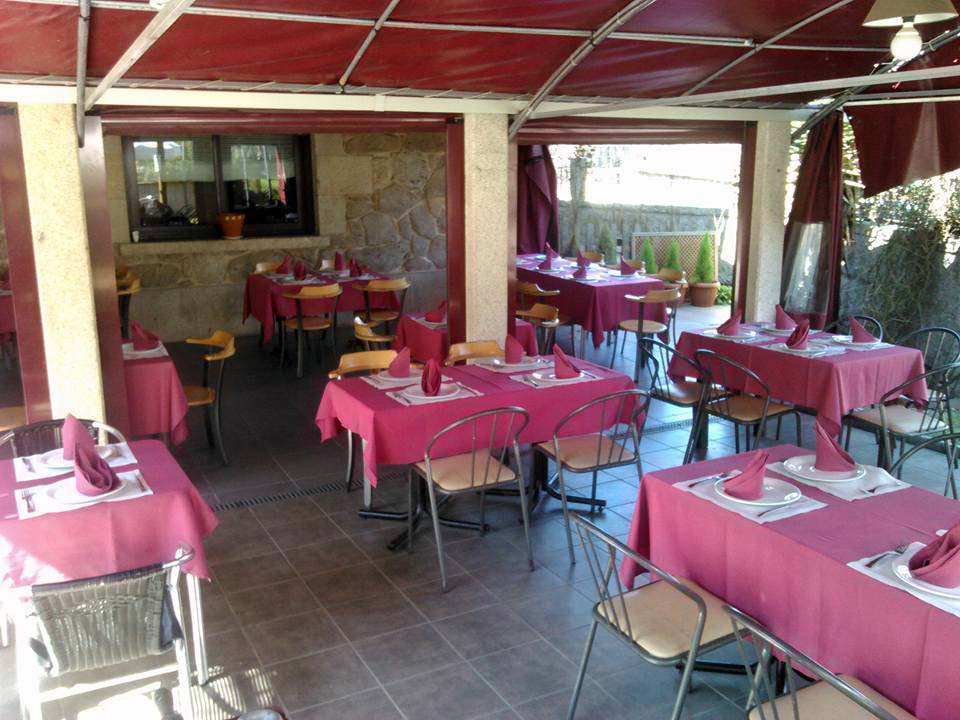 Os Foxos, restaurante y tapería en Salvaterra